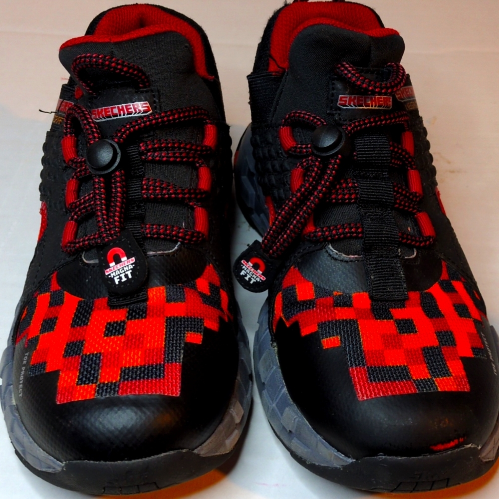 Skechers® Magna Fit Mega Craft Cubozone Boys' Sneakers Youth Size 3. Air Cooled